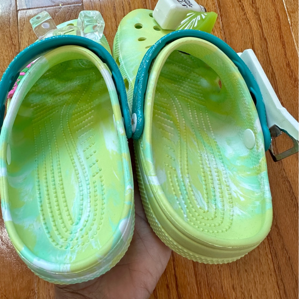 Crocs, size 8